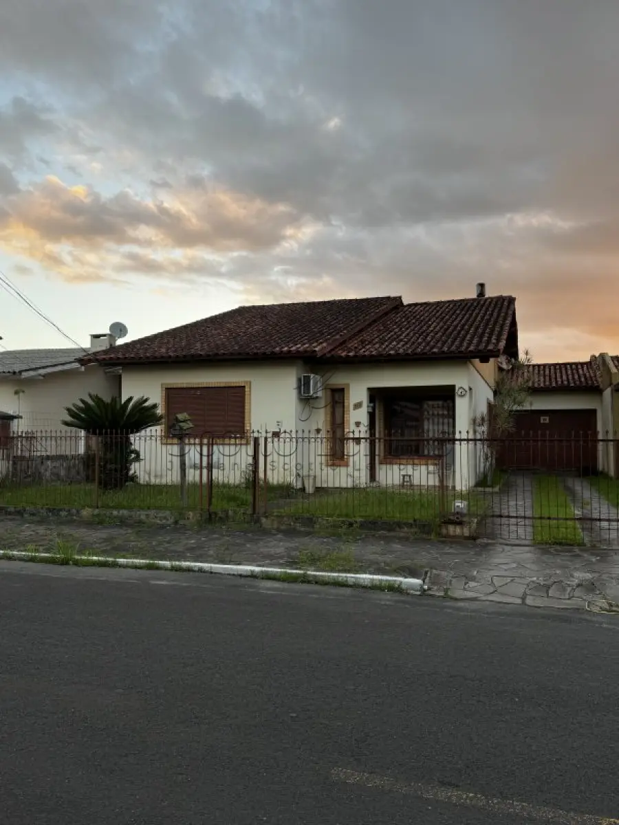 LOTE 000 - LEILÃO DE UMA CASA NO CENTRO DE OSÓRIO/RS, situado na Rua Paul Percy Harris, n° 260