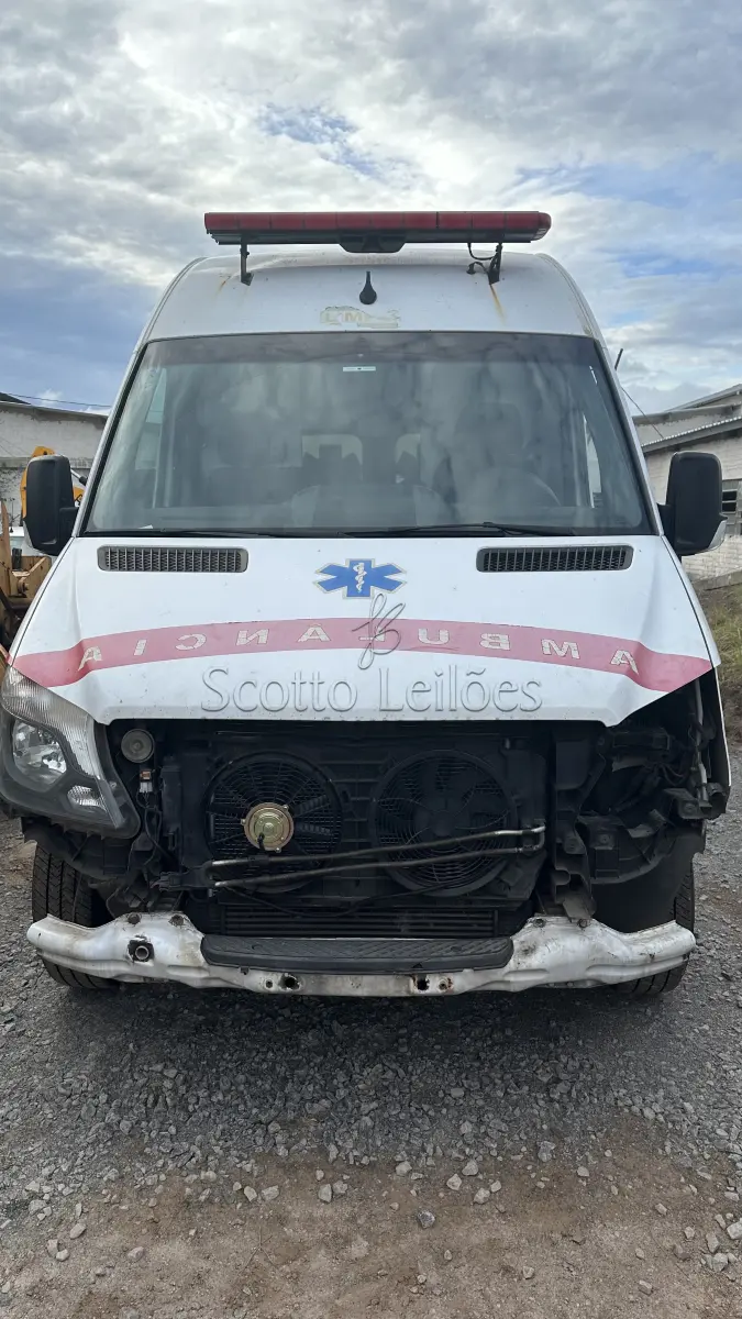 LOTE 005 - M.BENZ SPRINTER VIATURA AMBULÂNCIA
