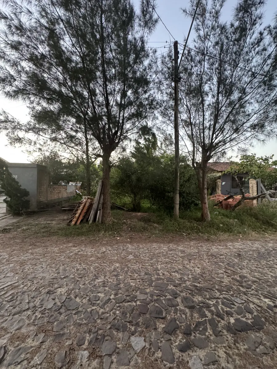 LOTE 000 - UM TERRENO EM ATLÂNTIDA SUL/OSÓRIO-RS, SITUADO NA RUA DAS ANCÔRAS, CONSTITUÍDO DO LOTE 24 DA QUADRA 129