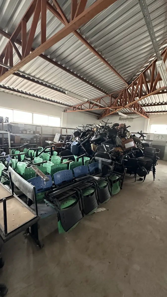 LOTE 018 - SUCATA DE CADEIRAS