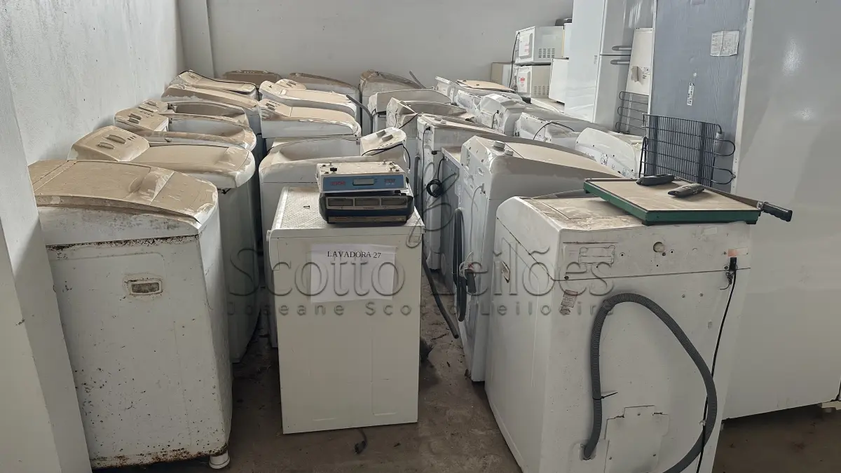 LOTE 026 - SUCATA DE MÁQUINA DE LAVAR ROUPAS