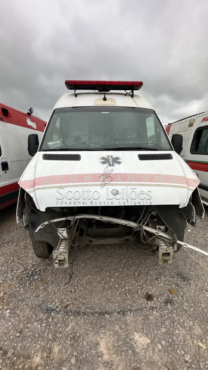 LOTE 003 - M.BENZ SPRINTER VIATURA AMBULÂNCIA