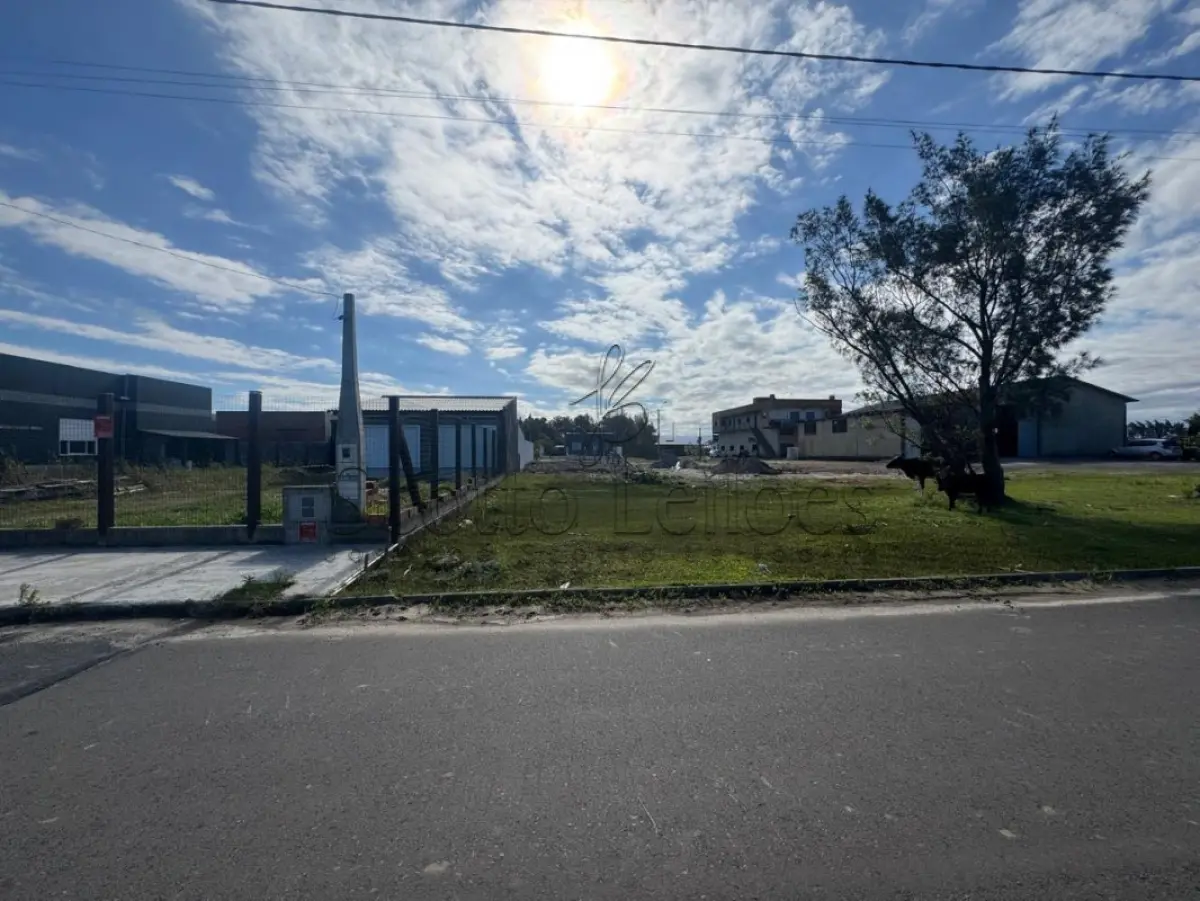 LOTE 000 - LEILÃO NA PRAIA DE ATLÂNTIDA SUL/OSÓRIO-RS DE UM TERRENO SITUADO NA RUA MARAMBAIA , LOTE 24 DA QUADRA 146