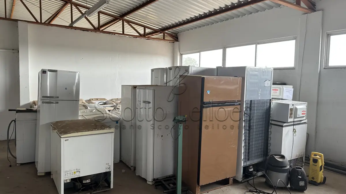 LOTE 022 - SUCATA DE REFRIGERADORES