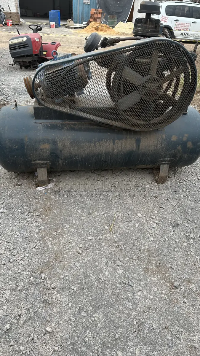 LOTE 015 - COMPRESSOR MARCA HIAPERINI