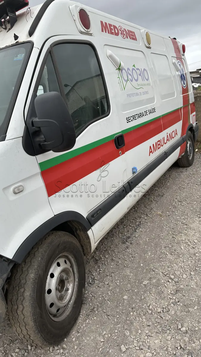 LOTE 002 - RENAULT MASTER SITEI MD AMBULÂNCIA