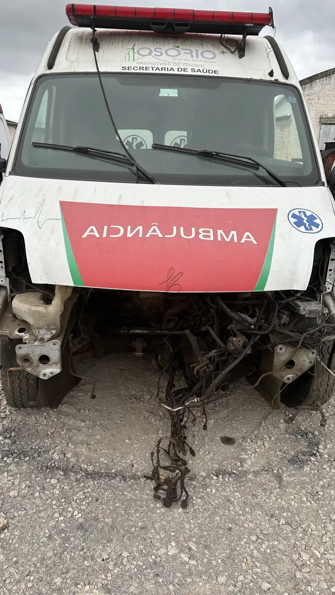 LOTE 002 - RENAULT MASTER SITEI MD AMBULÂNCIA