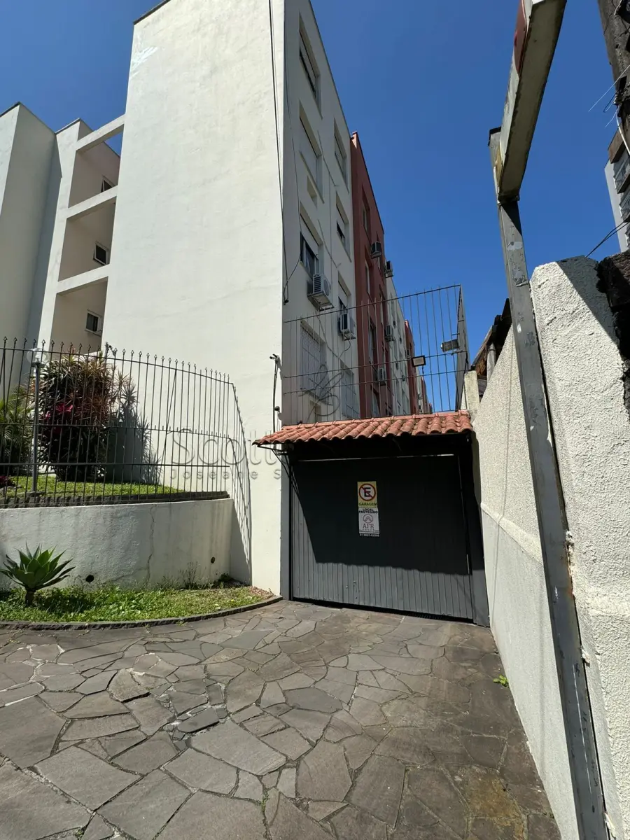 LOTE 000 - UM APARTAMENTO N° 104 BLOCO A, do EDIFÍCIO JOÃO PEDRO, LOCALIZADO NA RUA DR. BARCELLOS, n° 1113