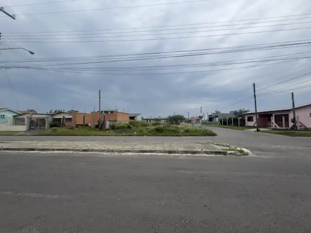 LEILÃO DE UM TERRENO COM ÁREA DE 300 M² NA PRAIA DE ATLÂNTIDA SUL/OSÓRIO-RS, SITUADO NA RUA MARAMBAIA, LOTE 14 DA QUADRA 137