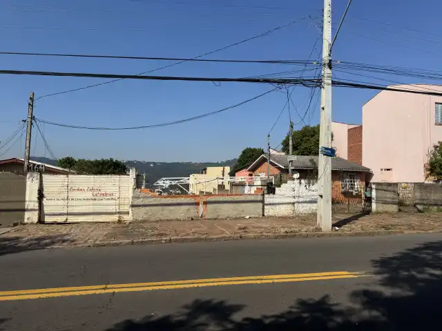 IMÓVEL EM PORTO ALEGRE/RS, situado na Rua Orfanatrófio, 164.
