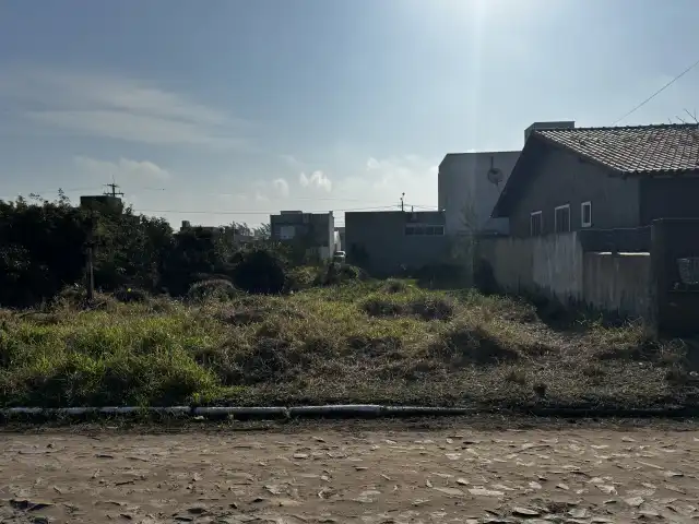 LEILÃO JUDICIAL DE UM TERRENO SITUADO NA AV. PARAGUASSÚ NA PRAIA DE ATLÂNTIDA SUL - OSÓRIO/RS, CONSTITUÍDO DO LOTE 25 DA QUADRA 70.
