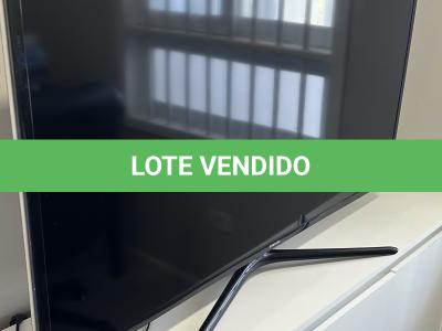 LOTE 000 - Uma TV SANSUNG 46 POLEGADAS, Model Code: UN46F6400AGXZD, Version No: TU04, S/N: Y1S53XHDC00057M, possui cabo de ligação e controle remoto.