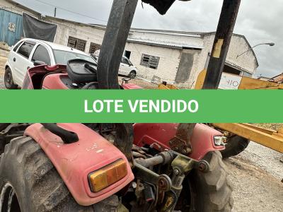 LOTE 010 - SUCATA - TRATOR AGRALLE 42X30