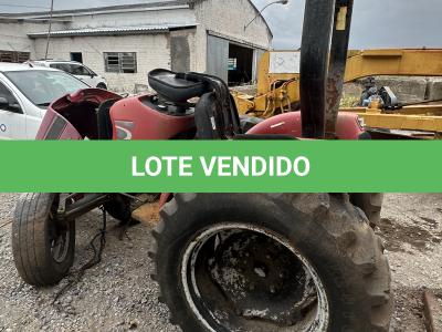 LOTE 010 - SUCATA - TRATOR AGRALLE 42X30