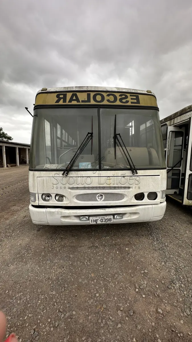 LOTE 007 - ÔNIBUS ESCOLAR M.BENZ COMIL SVELT U