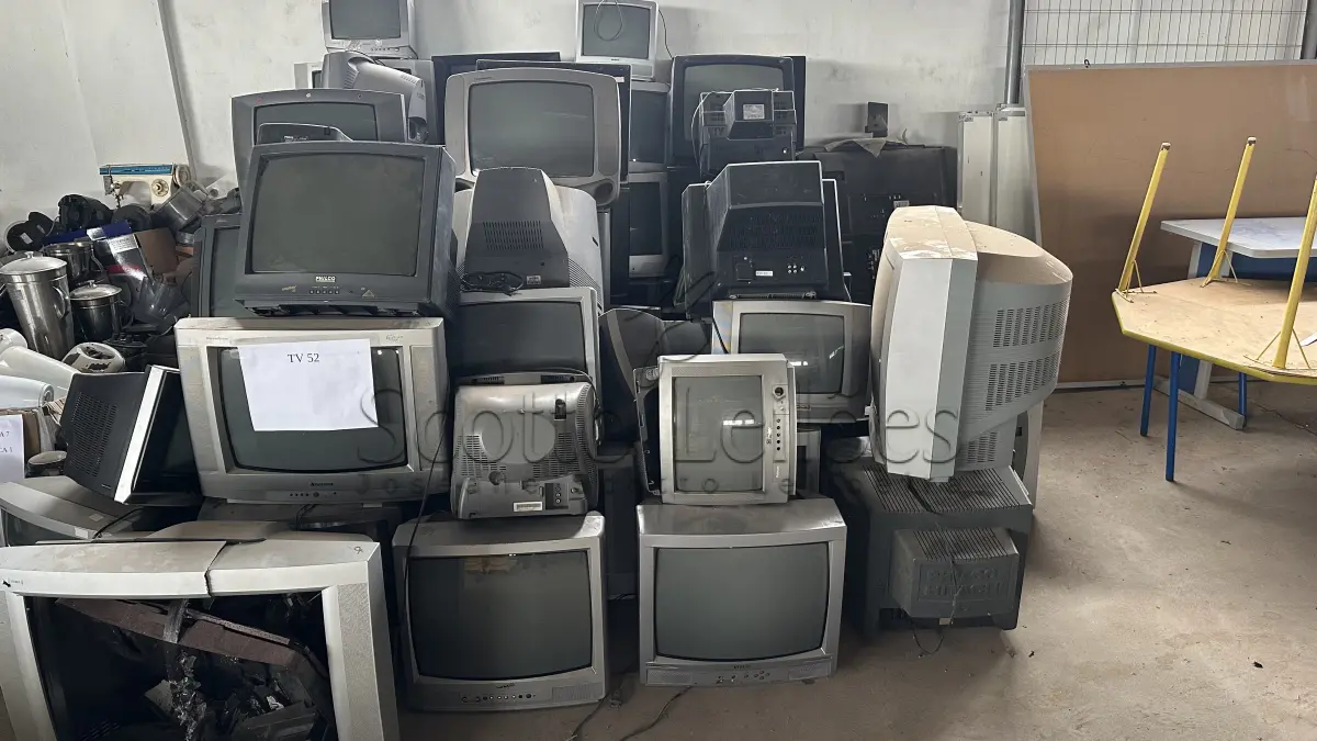 LOTE 020 - SUCATA DE INFORMÁTICA, ELETROELETRÔNICOS E OUTROS