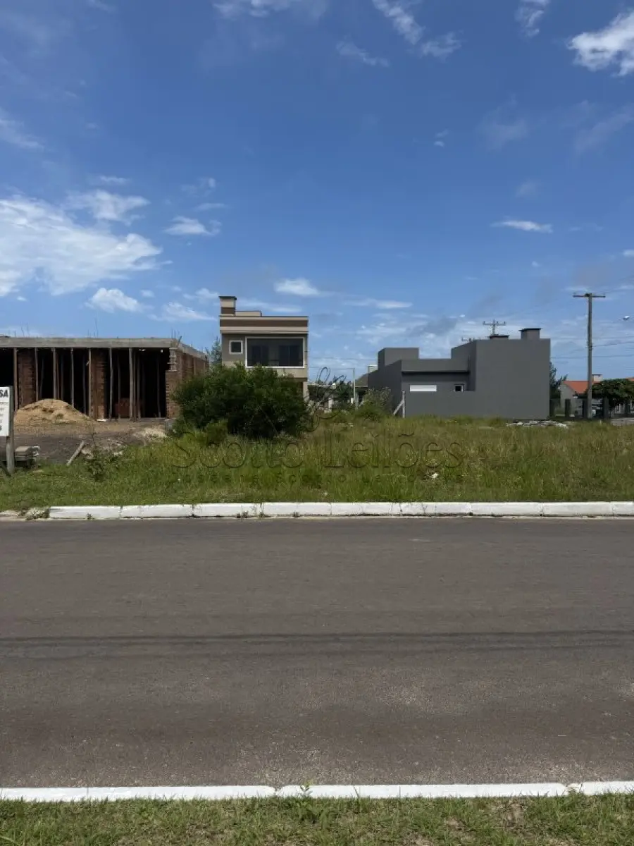 LOTE 001 - UM TERRENO NA PRAIA DE ATLÂNTIDA SUL-OSÓRIO/RS,  ÁREA 300,00 M², SITUADO  NA AV. PARAGUASSÚ, LOTE 04 DA QUADRA 59