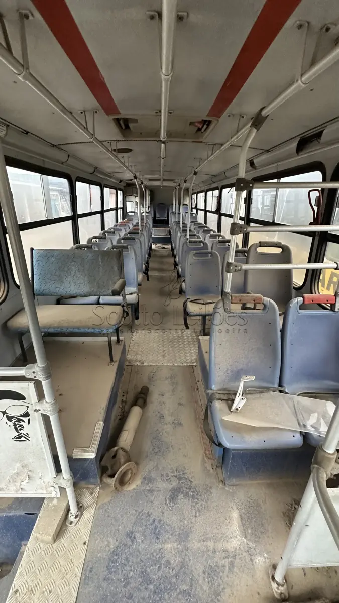 LOTE 007 - ÔNIBUS ESCOLAR M.BENZ COMIL SVELT U