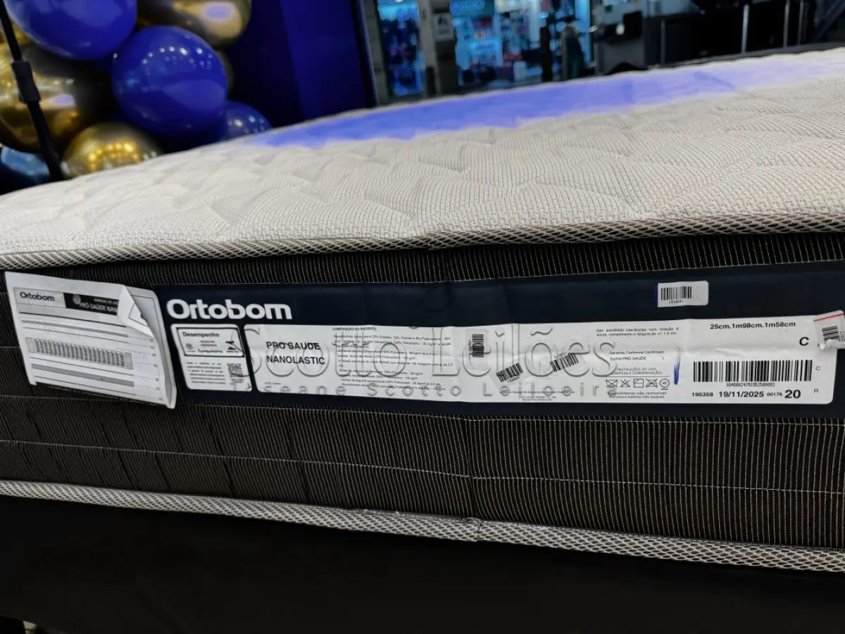 LOTE 000 - LEILÃO JUDICIAL DE UM COLCHÃO CASAL (NOVO), MEDINDO 31a x 1,38 x 1,88, SUPORTA 150 Kg, MOLA ENSACADA, COM PILLOW TOP, 5 ANOS DE GARANTIA, LINHA OURO, MARCA ORTOBOM, BRANCO E PRETO NAS LATERAIS.
