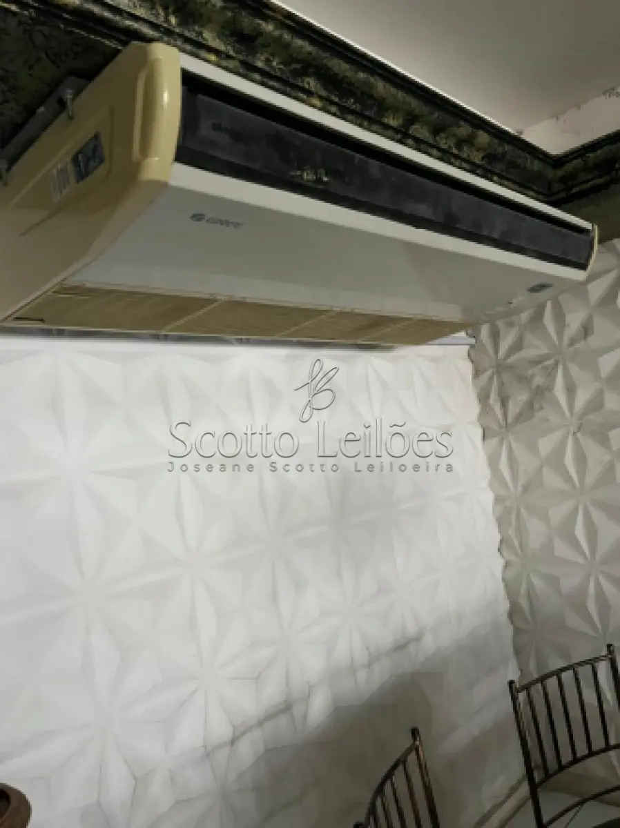 LOTE 000 - LEILÃO JUDICIAL DE UM CONDICIONADOR DE AR EVAPORADORA COM CAPACIDADE DE 60.000 BTUs, MODELO GST60- 38R/A, 220V, MARCA GREE.