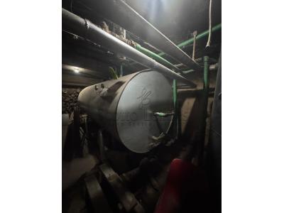 LOTE 003 - Uma caldeira a lenha para geração de água quente com Boiler horizontal acumulador da água quente
