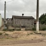 LOTE 001 - uma fração de terras, localizada na Rua Ana Amália Leite, n.°263, em Mostardas/RS, localizada no lote n.02, da quadra 04, medindo 300 m² (trezentos metros quadrados), localizada no meio da quadra, com uma construção de madeira sobre o dito terreno, medindo 45,70 m² (quarenta e cinco metros quadrados e setenta centímetros)