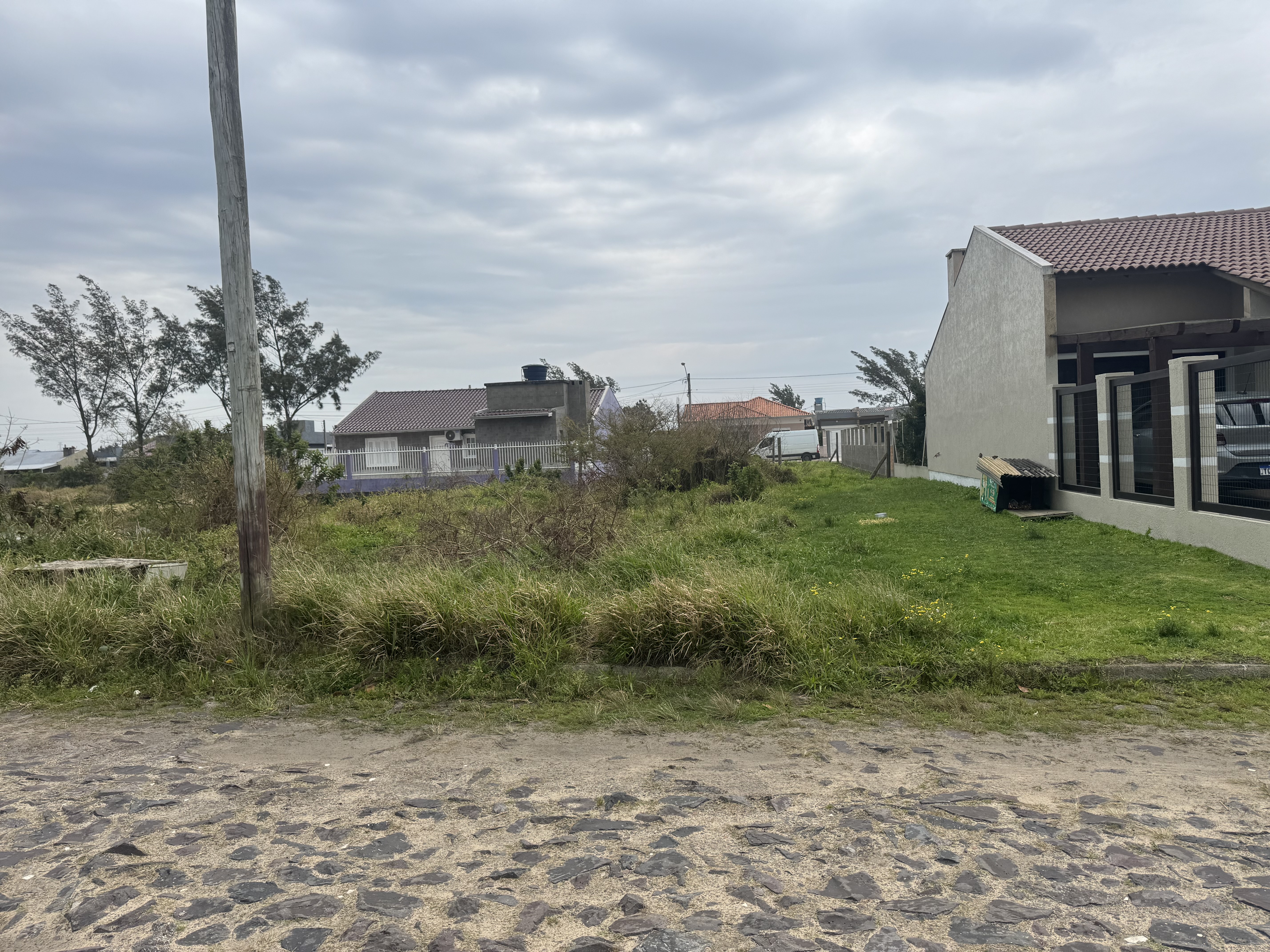 LEILÃO DE UM TERRENO NA PRAIA DE ATLÂNTIDA SUL/OSÓRIO-RS, SITUADO NA RUA ICARAÍ, CONSTITUÍDO DO LOTE 19 DA QUADRA 116